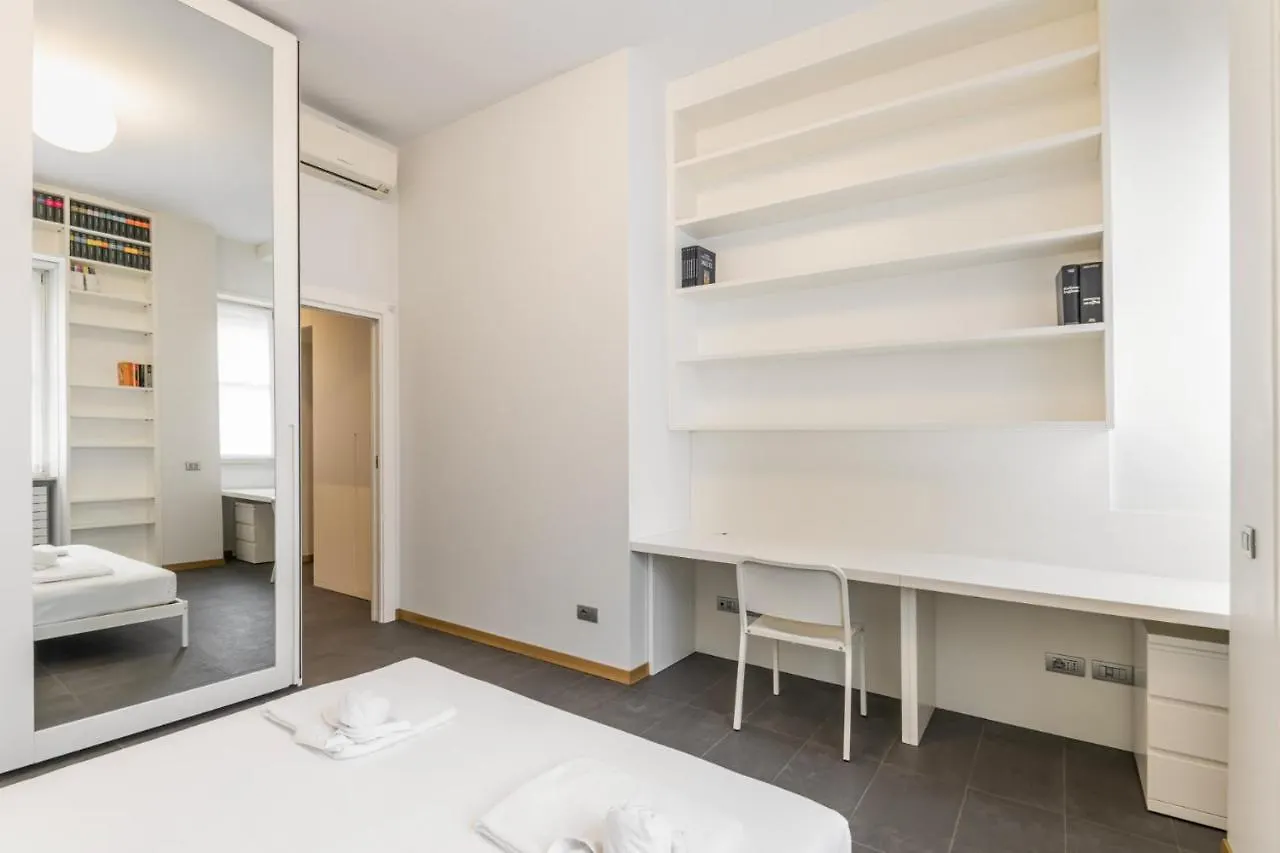 Easylife - Elegante Dimora Due Passi Dal Duomo Lägenhet Milano